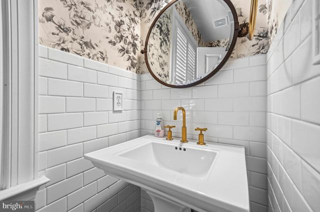 22732 HIGHCREST CIR, Brambleton, VA 20148