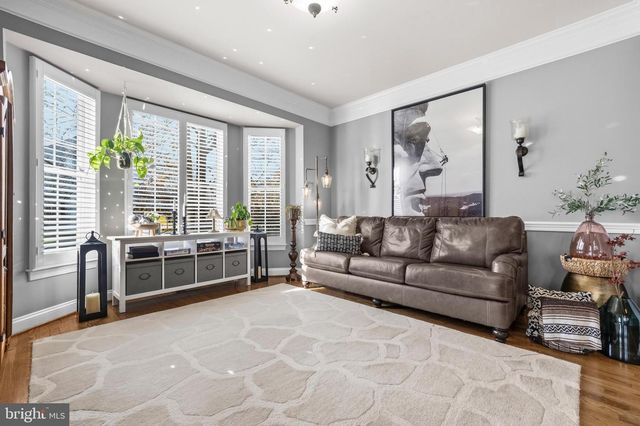 22732 HIGHCREST CIR, Brambleton, VA 20148