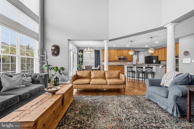 22732 HIGHCREST CIR, Brambleton, VA 20148