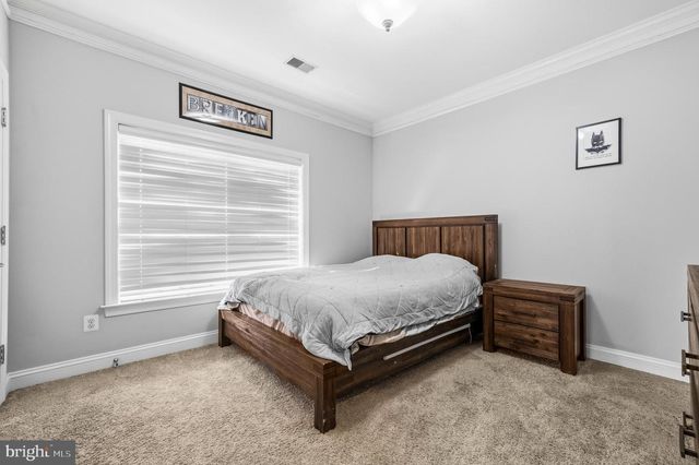 22732 HIGHCREST CIR, Brambleton, VA 20148