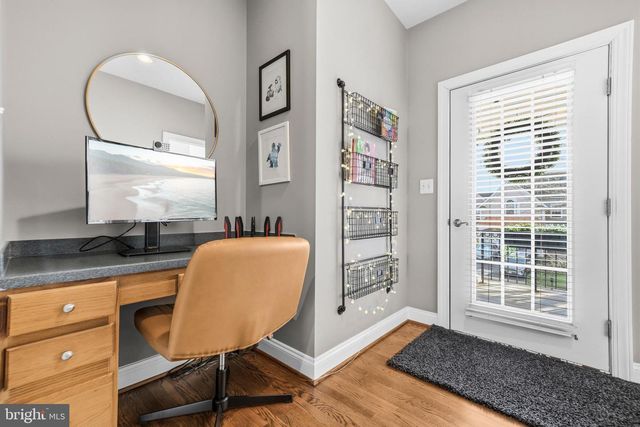 22732 HIGHCREST CIR, Brambleton, VA 20148