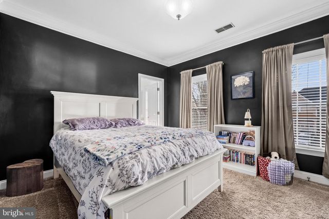 22732 HIGHCREST CIR, Brambleton, VA 20148