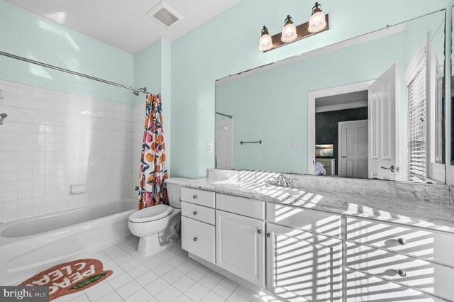 22732 HIGHCREST CIR, Brambleton, VA 20148