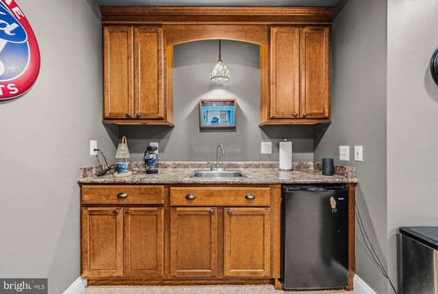 22732 HIGHCREST CIR, Brambleton, VA 20148