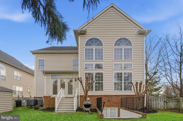 22732 HIGHCREST CIR, Brambleton, VA 20148