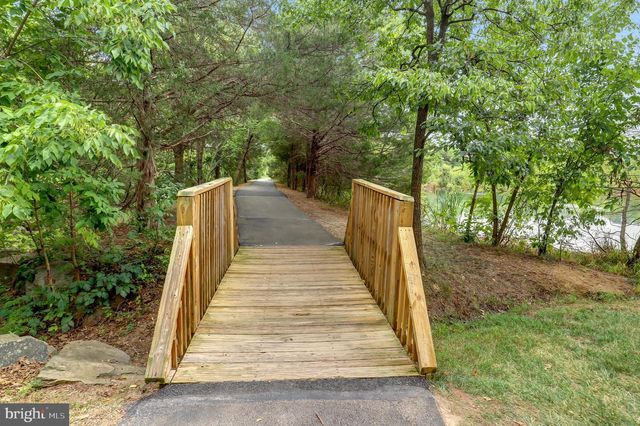 22732 HIGHCREST CIR, Brambleton, VA 20148