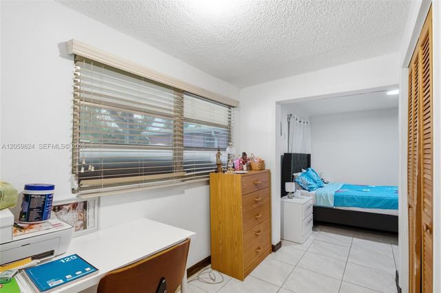 921 E 14 Street, Hialeah, FL 33010