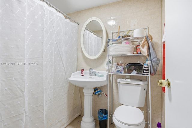 921 E 14 Street, Hialeah, FL 33010