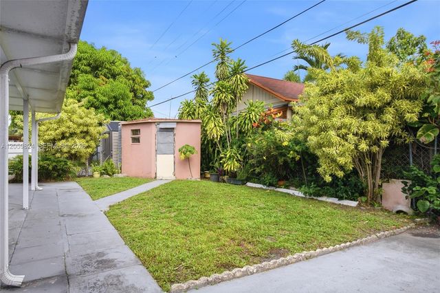 921 E 14 Street, Hialeah, FL 33010