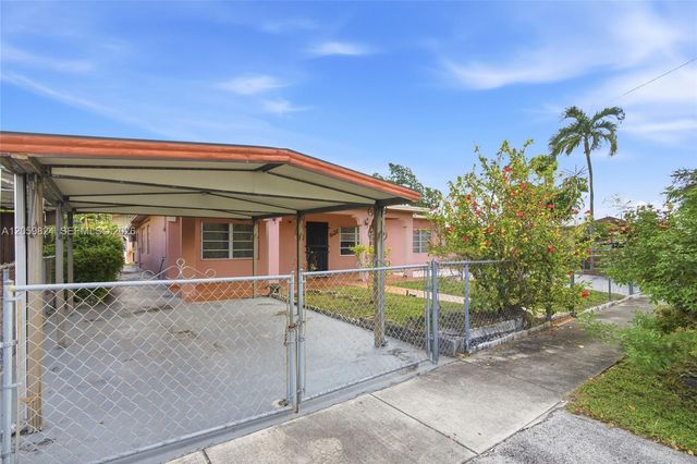 921 E 14 Street, Hialeah, FL 33010