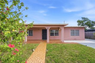 921 E 14 Street, Hialeah, FL 33010