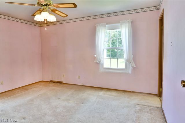 566 Greenleaf Avenue NE, Warren, OH 44484