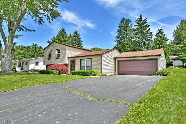 566 Greenleaf Avenue NE, Warren, OH 44484
