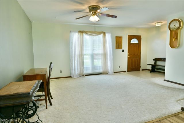 566 Greenleaf Avenue NE, Warren, OH 44484