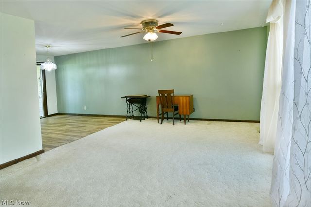 566 Greenleaf Avenue NE, Warren, OH 44484