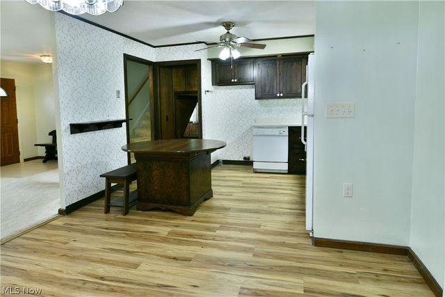 566 Greenleaf Avenue NE, Warren, OH 44484