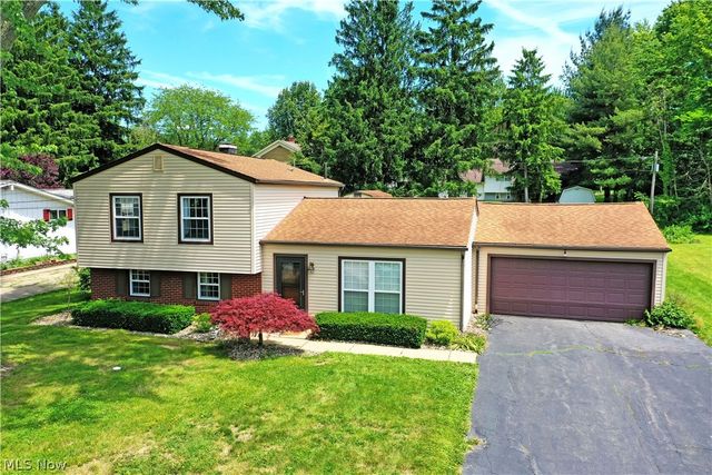 566 Greenleaf Avenue NE, Warren, OH 44484