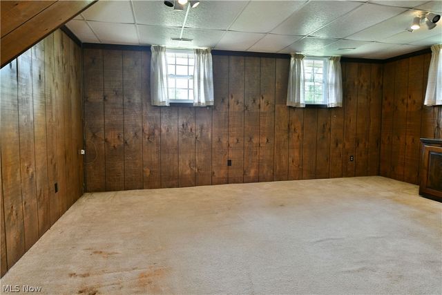 566 Greenleaf Avenue NE, Warren, OH 44484