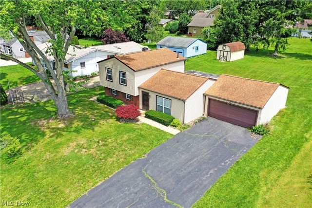 566 Greenleaf Avenue NE, Warren, OH 44484