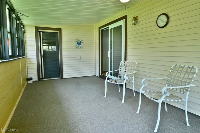 566 Greenleaf Avenue NE, Warren, OH 44484
