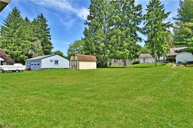 566 Greenleaf Avenue NE, Warren, OH 44484
