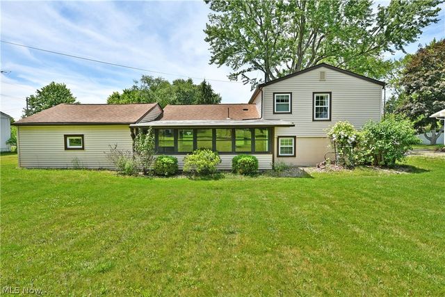 566 Greenleaf Avenue NE, Warren, OH 44484