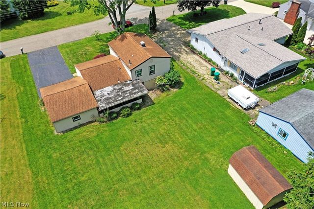 566 Greenleaf Avenue NE, Warren, OH 44484