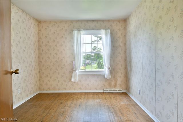 566 Greenleaf Avenue NE, Warren, OH 44484