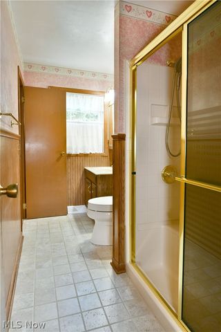 566 Greenleaf Avenue NE, Warren, OH 44484