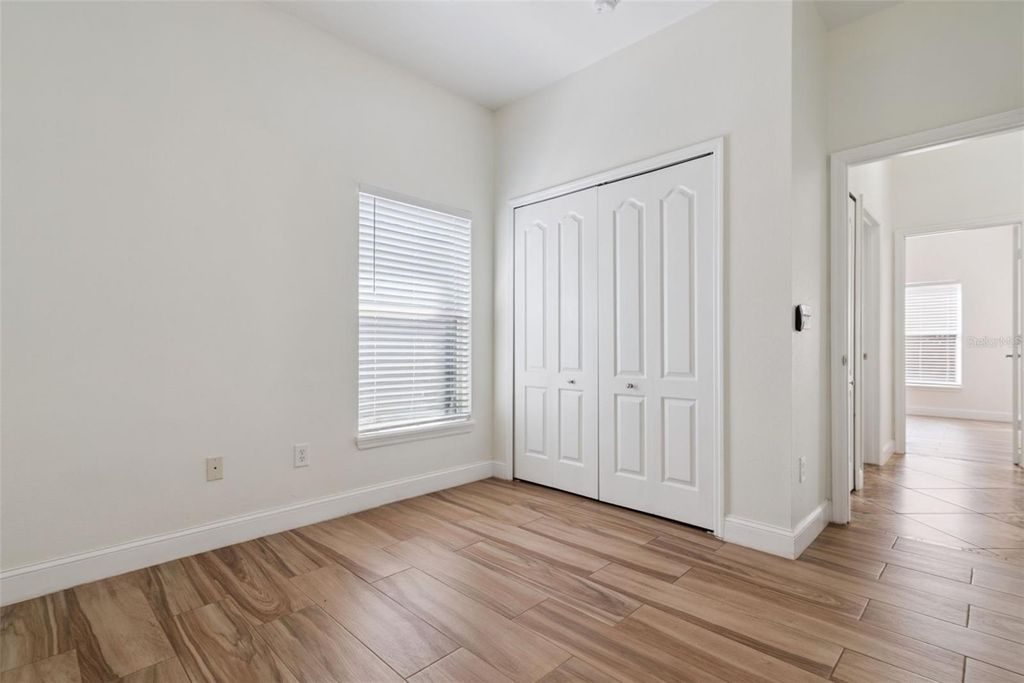 Image 20 of property listing at 4225 WATERSIDE POINTE CIRCLE, Orlando, FL 32829