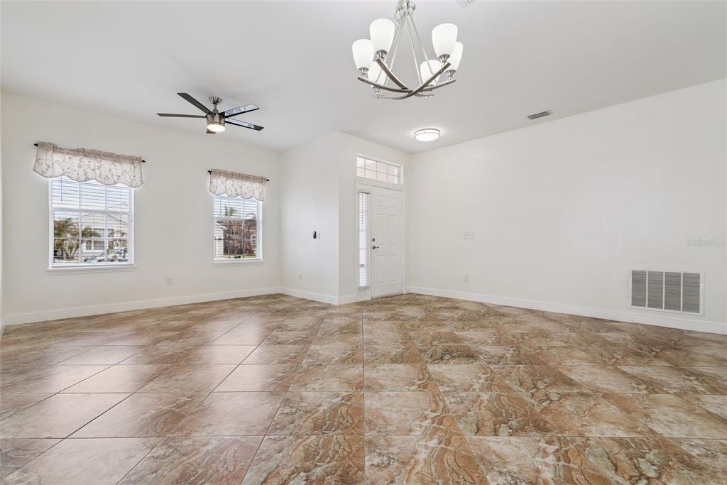 Image 4 of property listing at 4225 WATERSIDE POINTE CIRCLE, Orlando, FL 32829