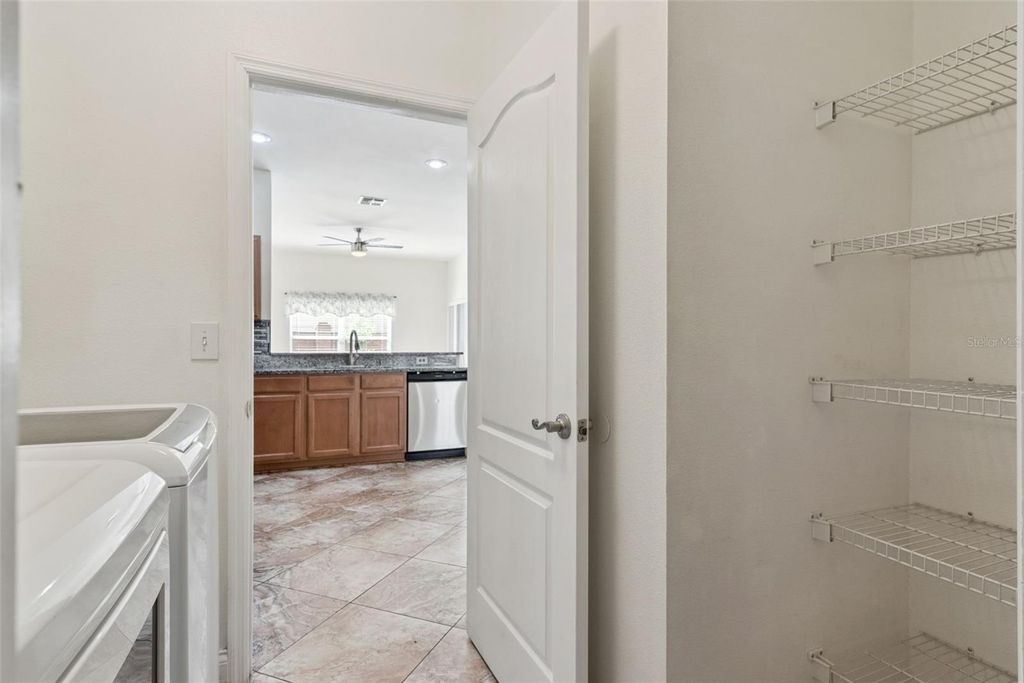 Image 32 of property listing at 4225 WATERSIDE POINTE CIRCLE, Orlando, FL 32829