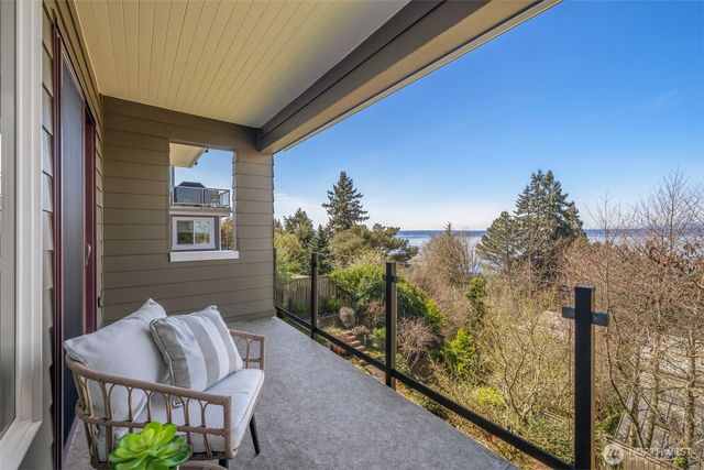 4017 56th Avenue SW, Seattle, WA 98116