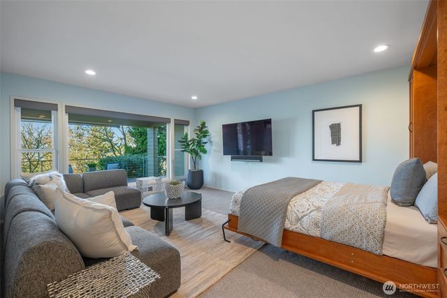 4017 56th Avenue SW, Seattle, WA 98116