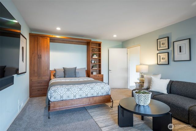 4017 56th Avenue SW, Seattle, WA 98116