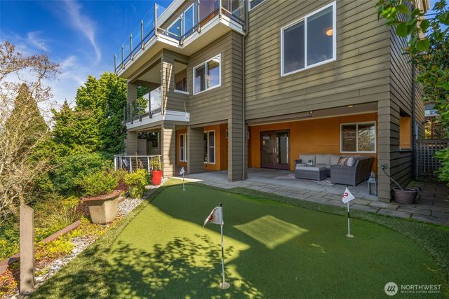 4017 56th Avenue SW, Seattle, WA 98116