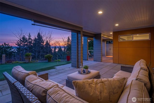 4017 56th Avenue SW, Seattle, WA 98116