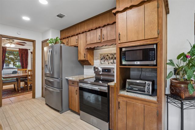 2104 Westlake Drive, Plano, TX 75075