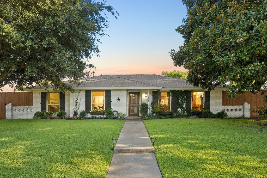 2104 Westlake Drive, Plano, TX 75075