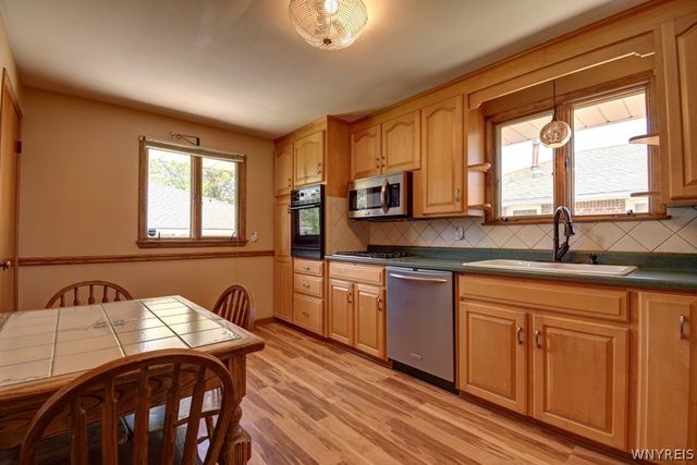67 Greenhill Terrace, West Seneca, NY 14224