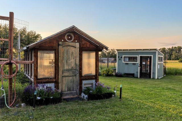 12977 Cottonwood Road, Bozeman, MT 59718