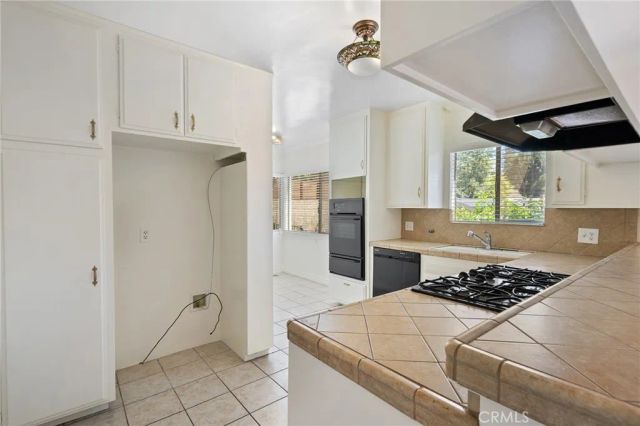 21816 Providencia Street, Woodland Hills, CA 91364