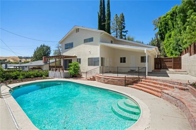 21816 Providencia Street, Woodland Hills, CA 91364