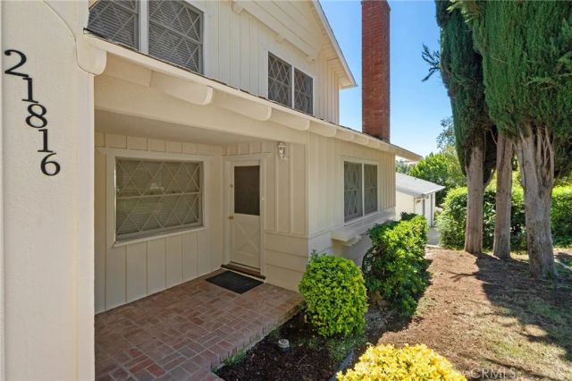 21816 Providencia Street, Woodland Hills, CA 91364
