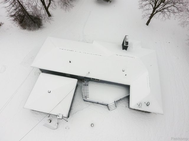 2172 Ostrum Drive, Waterford Charter Township, MI 48328