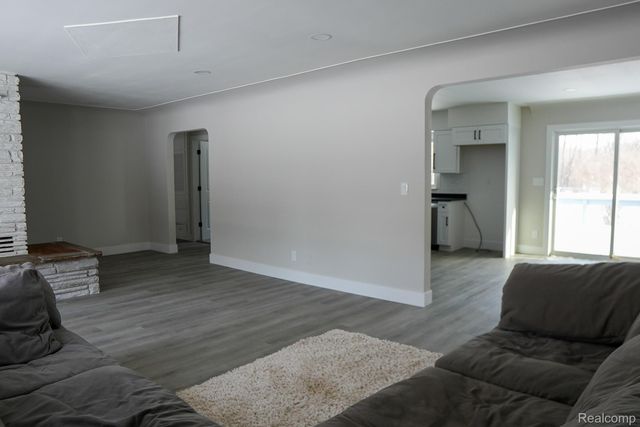 2172 Ostrum Drive, Waterford Charter Township, MI 48328