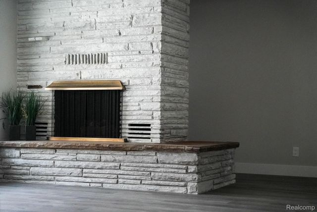 2172 Ostrum Drive, Waterford Charter Township, MI 48328