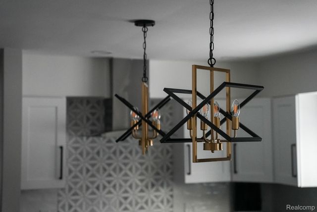 2172 Ostrum Drive, Waterford Charter Township, MI 48328