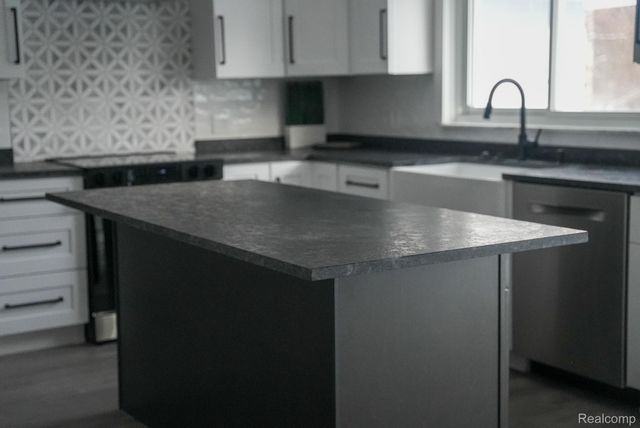 2172 Ostrum Drive, Waterford Charter Township, MI 48328