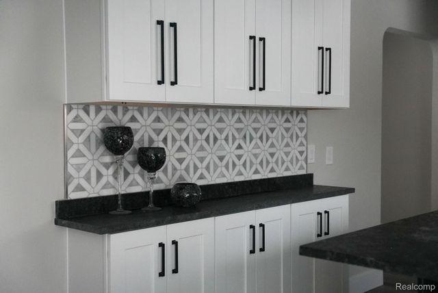 2172 Ostrum Drive, Waterford Charter Township, MI 48328